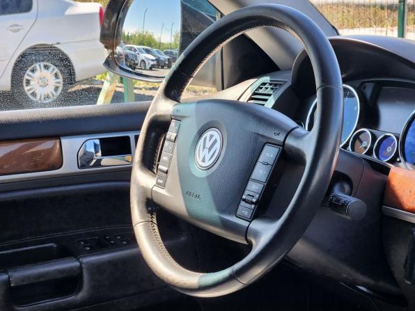Volkswagen Touareg I Рестайлинг с пробегом 2008 года, цена 879 000 рублей, 251000 км, внедорожник, Автокод Объявления