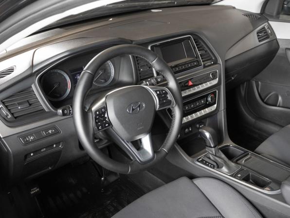 Hyundai Sonata VII (LF) Рестайлинг с пробегом 2017 года, цена 1 459 658 рублей, 185285 км, седан, Автокод Объявления