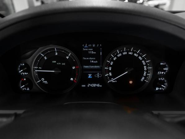 Toyota Land Cruiser 200 Series Рестайлинг 2 с пробегом 2018 года, цена 6 790 000 рублей, 240208 км, внедорожник, Автокод Объявления
