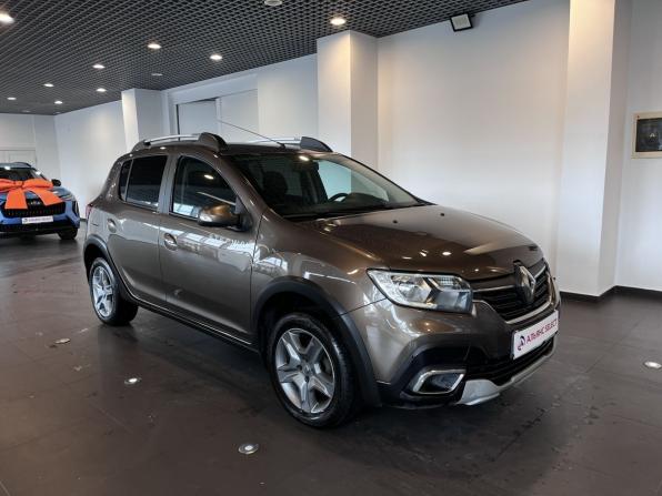 Renault Sandero II Рестайлинг с пробегом 2019 года, цена 1 060 000 рублей, 95545 км, хэтчбек, Автокод Объявления