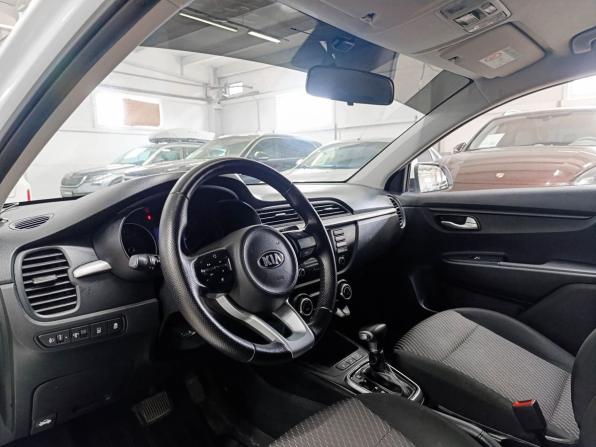 Kia Rio IV Рестайлинг с пробегом 2020 года, цена 1 490 000 рублей, 113385 км, седан, Автокод Объявления
