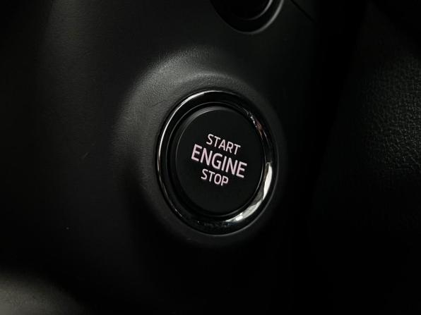 Skoda Octavia IV (A8) с пробегом 2021 года, цена 2 590 000 рублей, 32405 км, лифтбек, Автокод Объявления