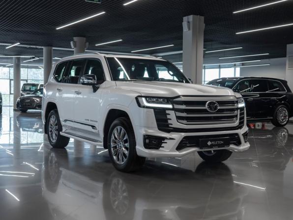 Toyota Land Cruiser 300 Series с пробегом 2024 года, цена 14 200 000 рублей, 22 км, внедорожник, Автокод Объявления