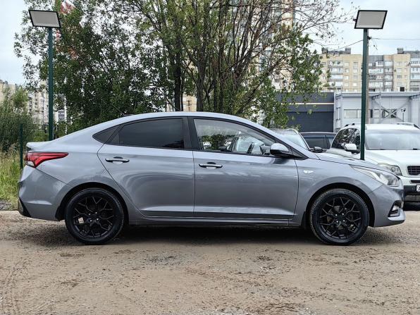 Hyundai Solaris II с пробегом 2017 года, цена 999 000 рублей, 128000 км, седан, Автокод Объявления