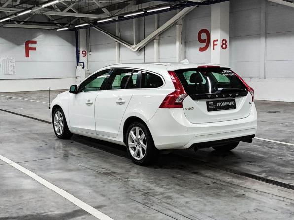Volvo V60 I Рестайлинг с пробегом 2014 года, цена 1 329 000 рублей, 149771 км, универсал, Автокод Объявления