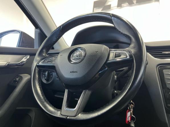 Skoda Octavia III (A7) с пробегом 2016 года, цена 1 019 000 рублей, 276786 км, лифтбек, Автокод Объявления