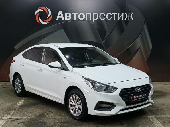 Hyundai Solaris II с пробегом 2018 года, цена 949 000 рублей, 245837 км, седан, Автокод Объявления