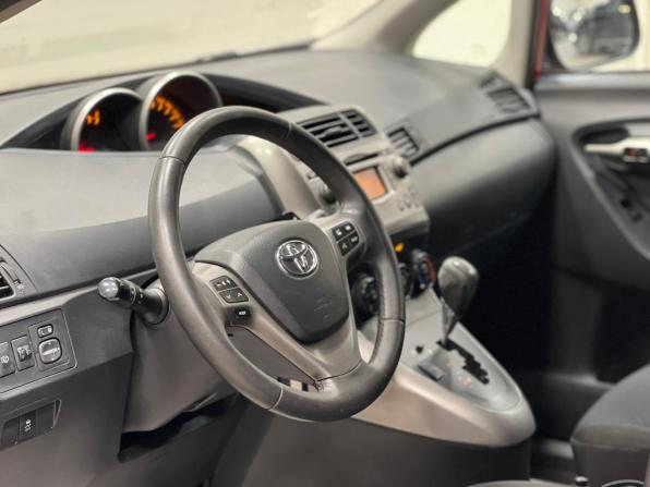 Toyota Verso I с пробегом 2010 года, цена 785 000 рублей, 292321 км, компактвэн, Автокод Объявления