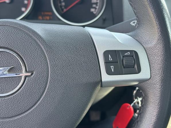 Opel Astra H Рестайлинг с пробегом 2009 года, цена 595 000 рублей, 151287 км, седан, Автокод Объявления