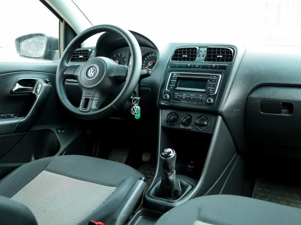 Volkswagen Polo V с пробегом 2015 года, цена 999 000 рублей, 127467 км, седан, Автокод Объявления
