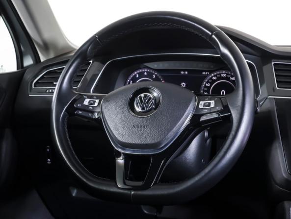 Volkswagen Tiguan II с пробегом 2018 года, цена 3 088 000 рублей, 50058 км, внедорожник, Автокод Объявления