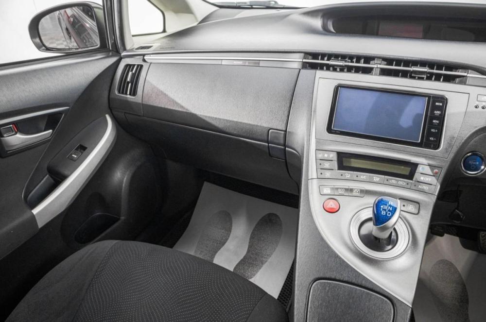 Toyota Prius III Рестайлинг (XW30) Барнаул  - изображение 21