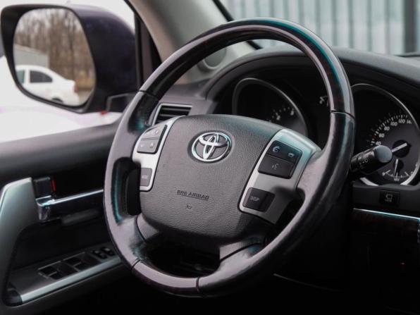 Toyota Land Cruiser 200 Series Рестайлинг 1 с пробегом 2012 года, цена 2 950 000 рублей, 290137 км, внедорожник, Автокод Объявления