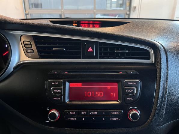 Kia Ceed II Рестайлинг с пробегом 2017 года, цена 1 522 000 рублей, 128206 км, хэтчбек, Автокод Объявления