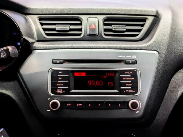 Kia Rio III Рестайлинг с пробегом 2015 года, цена 1 250 000 рублей, 83676 км, хэтчбек, Автокод Объявления