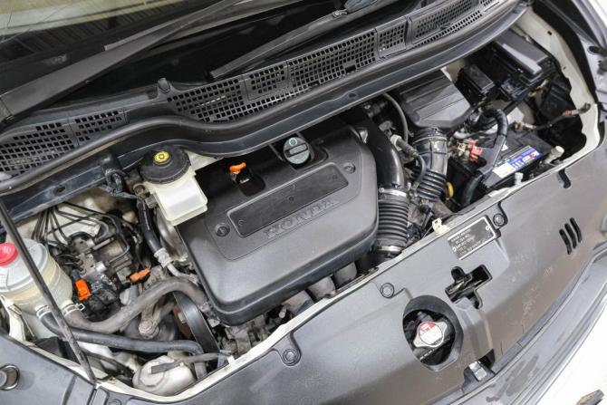 Honda Elysion I Рестайлинг с пробегом 2005 года, цена 999 000 рублей, 319598 км, минивэн, Автокод Объявления