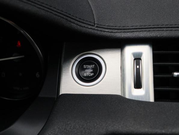 Land Rover Range Rover Evoque I Рестайлинг с пробегом 2017 года, цена 2 490 000 рублей, 102000 км, внедорожник, Автокод Объявления
