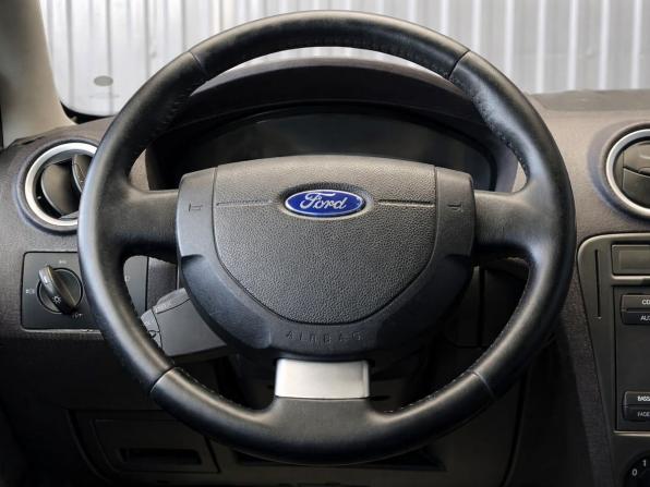 Ford Fusion I Рестайлинг с пробегом 2007 года, цена 427 000 рублей, 290000 км, хэтчбек, Автокод Объявления