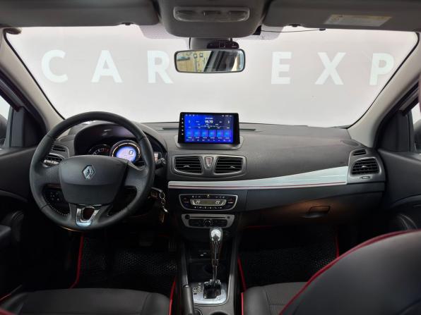 Renault Megane III Рестайлинг с пробегом 2013 года, цена 710 000 рублей, 202000 км, хэтчбек, Автокод Объявления