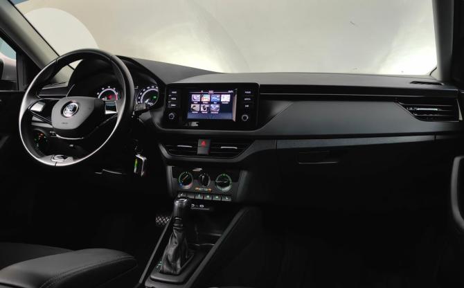 Skoda Rapid II с пробегом 2021 года, цена 1 699 000 рублей, 29940 км, лифтбек, Автокод Объявления