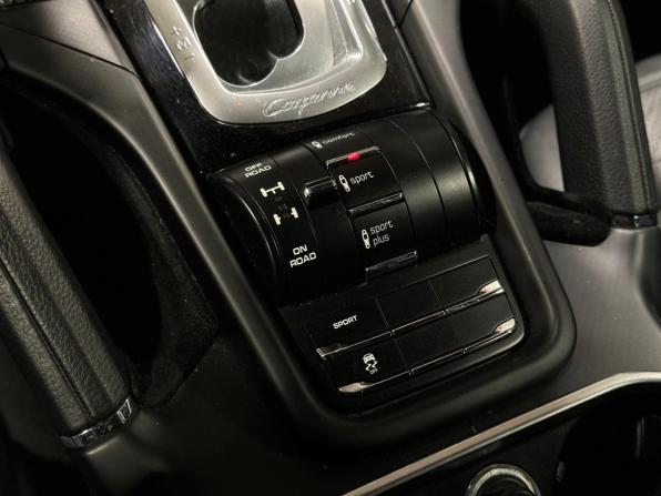 Porsche Cayenne II Рестайлинг (958) с пробегом 2015 года, цена 3 200 000 рублей, 177378 км, внедорожник, Автокод Объявления
