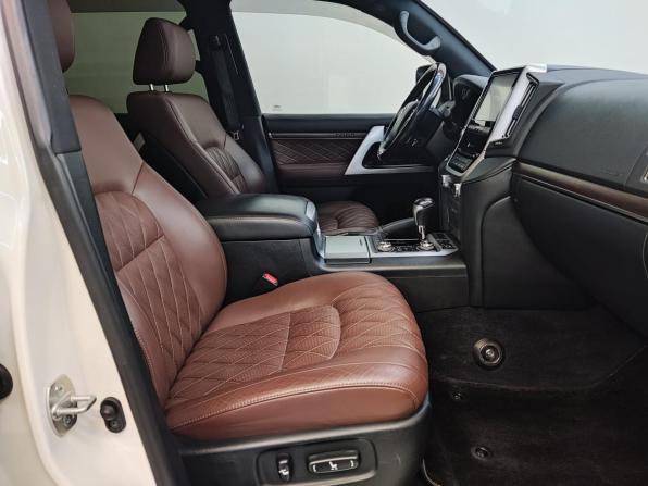 Toyota Land Cruiser 200 Series Рестайлинг 2 с пробегом 2016 года, цена 6 690 000 рублей, 94129 км, внедорожник, Автокод Объявления