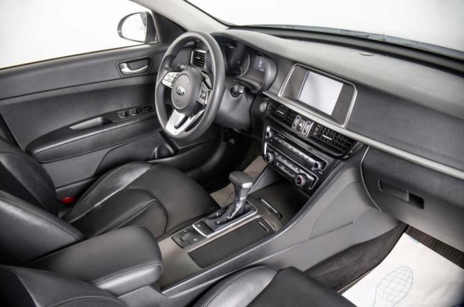 Kia K5 II с пробегом 2018 года, цена 1 999 000 рублей, 182890 км, седан, Автокод Объявления