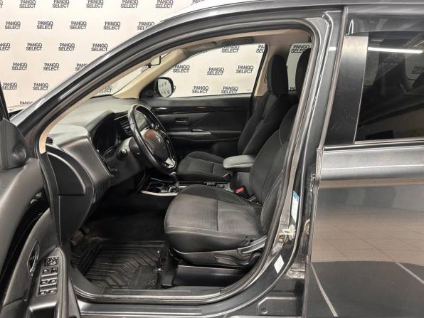 Mitsubishi Outlander III Рестайлинг 2 с пробегом 2018 года, цена 2 017 600 рублей, 197959 км, внедорожник, Автокод Объявления