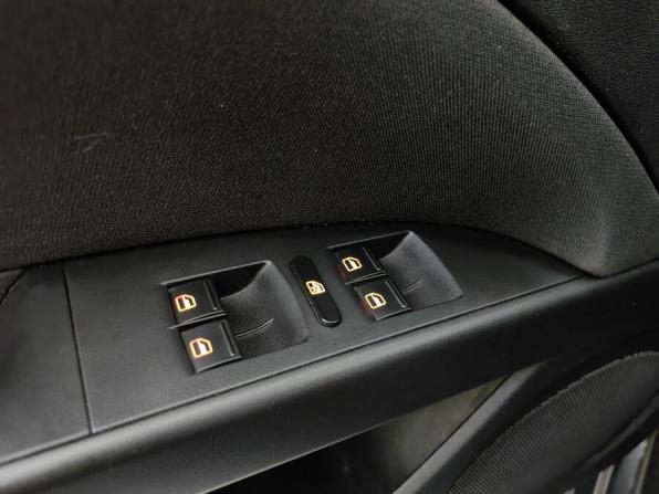 SEAT Leon II Рестайлинг с пробегом 2012 года, цена 824 000 рублей, 255563 км, хэтчбек, Автокод Объявления