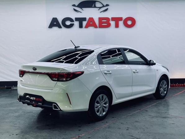 Kia Rio IV Рестайлинг с пробегом 2021 года, цена 1 590 000 рублей, 87812 км, седан, Автокод Объявления