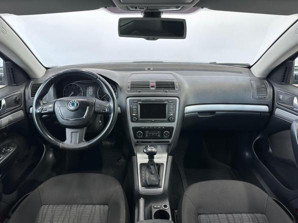 Skoda Octavia II (A5) Рестайлинг с пробегом 2011 года, цена 770 000 рублей, 180000 км, лифтбек, Автокод Объявления