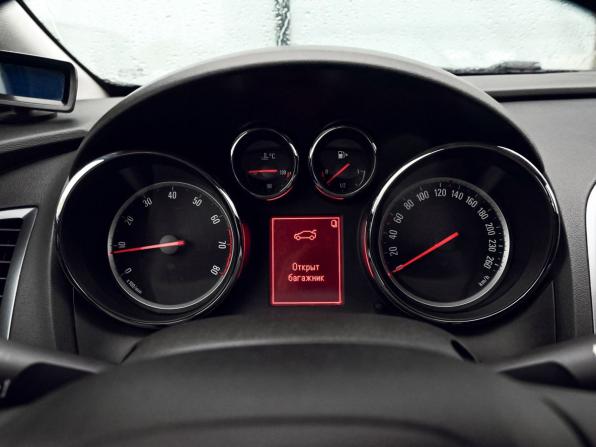 Opel Astra J Рестайлинг с пробегом 2013 года, цена 749 000 рублей, 154204 км, седан, Автокод Объявления