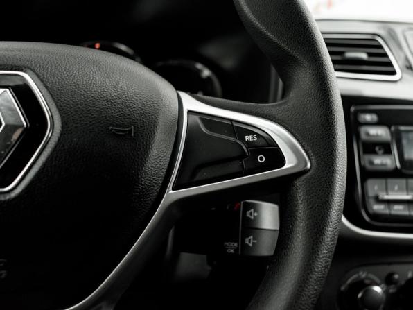 Renault Logan II Рестайлинг с пробегом 2018 года, цена 930 000 рублей, 139083 км, седан, Автокод Объявления