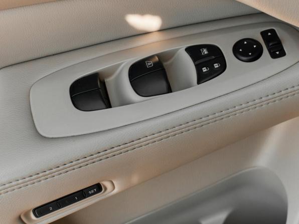 Nissan Pathfinder IV с пробегом 2014 года, цена 1 790 000 рублей, 191205 км, внедорожник, Автокод Объявления