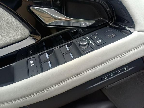 Land Rover Range Rover Evoque II с пробегом 2022 года, цена 4 399 000 рублей, 53000 км, внедорожник, Автокод Объявления
