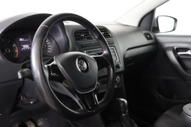 Volkswagen Polo V Рестайлинг с пробегом 2018 года, цена 1 039 990 рублей, 172104 км, седан, Автокод Объявления