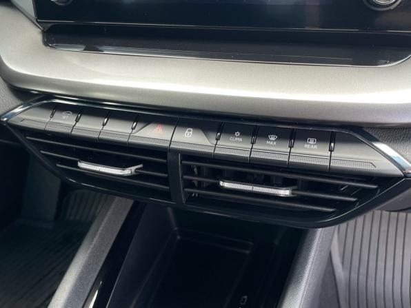 Skoda Octavia IV (A8) с пробегом 2021 года, цена 2 300 000 рублей, 83420 км, лифтбек, Автокод Объявления