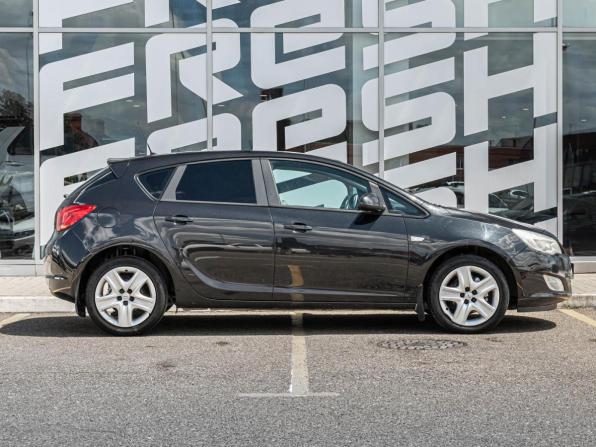 Opel Astra J с пробегом 2012 года, цена 760 000 рублей, 243131 км, хэтчбек, Автокод Объявления
