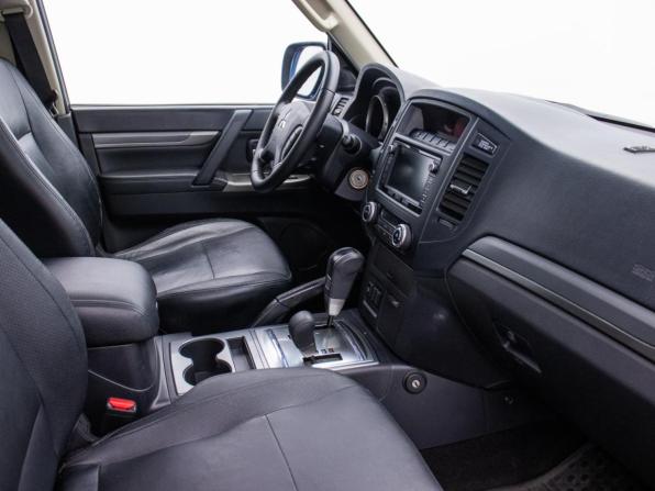 Mitsubishi Pajero IV Рестайлинг 1 с пробегом 2012 года, цена 1 974 000 рублей, 268277 км, внедорожник, Автокод Объявления