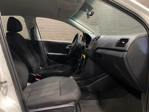 Volkswagen Polo V Рестайлинг с пробегом 2019 года, цена 1 240 000 рублей, 131167 км, седан, Автокод Объявления