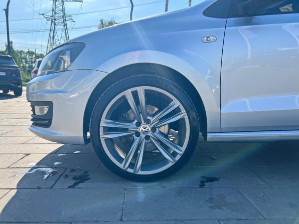 Volkswagen Polo V Рестайлинг с пробегом 2019 года, цена 1 195 300 рублей, 122096 км, седан, Автокод Объявления