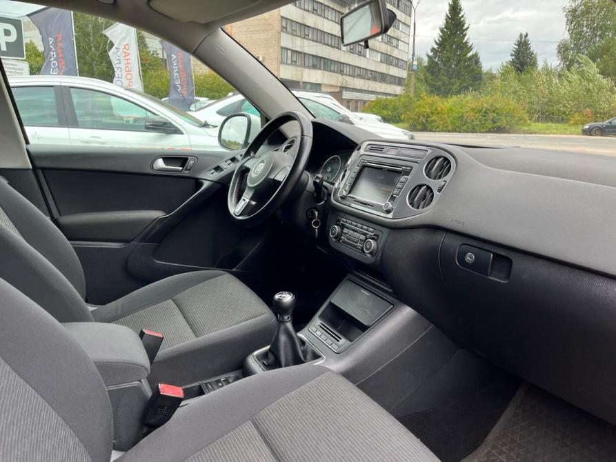 Volkswagen Tiguan I Рестайлинг Великие Луки  - изображение 13