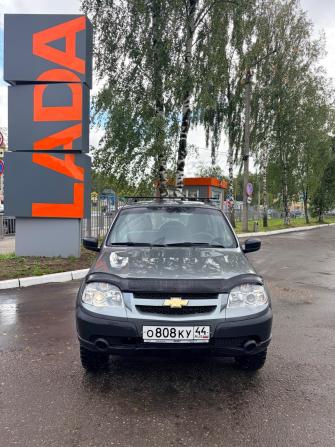 Chevrolet Niva I Рестайлинг с пробегом 2017 года, цена 640 000 рублей, 106500 км, внедорожник, Автокод Объявления