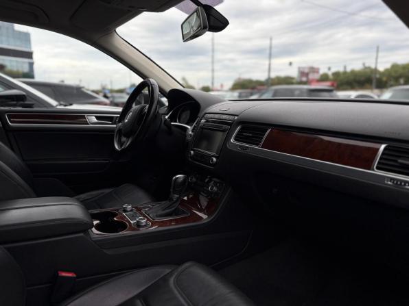 Volkswagen Touareg II Рестайлинг с пробегом 2015 года, цена 2 775 000 рублей, 168503 км, внедорожник, Автокод Объявления