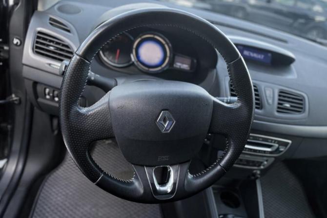 Renault Fluence I Рестайлинг с пробегом 2013 года, цена 632 000 рублей, 264693 км, седан, Автокод Объявления