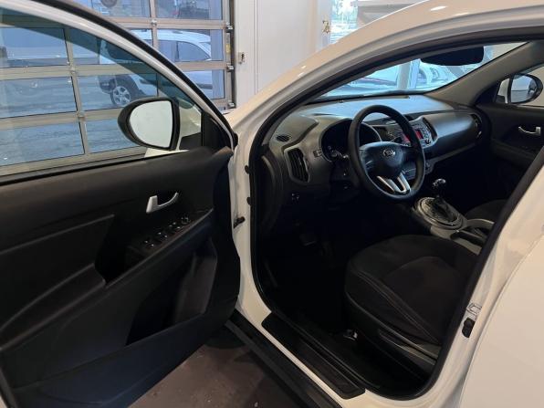 Kia Sportage III Рестайлинг с пробегом 2015 года, цена 900 000 рублей, 220292 км, внедорожник, Автокод Объявления