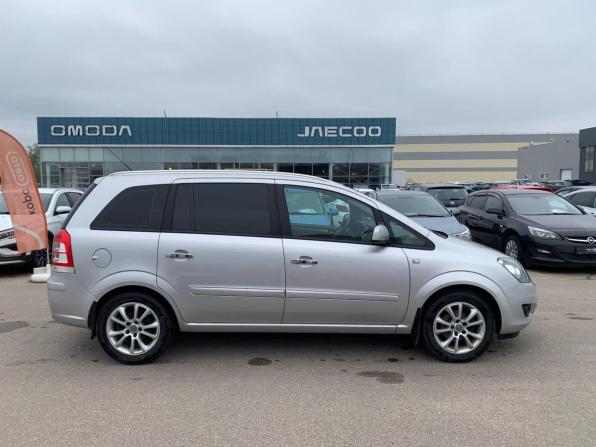 Opel Zafira B Рестайлинг с пробегом 2012 года, цена 788 000 рублей, 80077 км, компактвэн, Автокод Объявления