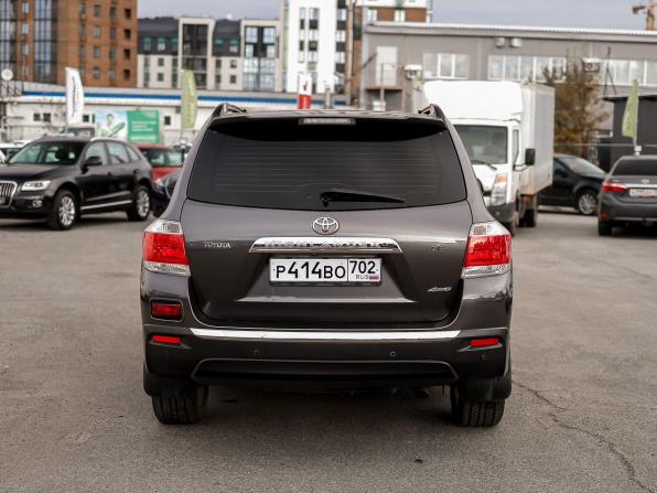 Toyota Highlander II (XU40) Рестайлинг с пробегом 2012 года, цена 1 899 000 рублей, 227230 км, внедорожник, Автокод Объявления
