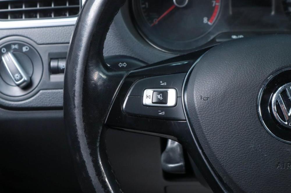 Volkswagen Polo V Рестайлинг Челябинск  - изображение 15