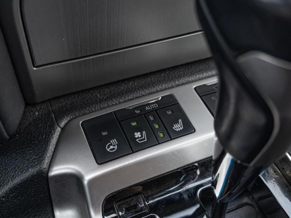 Toyota Land Cruiser 200 Series Рестайлинг 2 с пробегом 2018 года, цена 7 999 000 рублей, 112201 км, внедорожник, Автокод Объявления